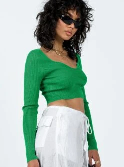 Princess Polly Sarley Long Sleeve Top Green -Princess Polly Sales 3 modelinfo tamika us2 5ea07d41 d836 4a80 a6d1 2a5cb7e4bdd2