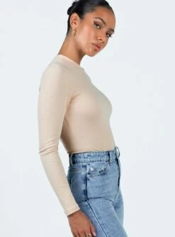 Maleny Long Sleeve Bodysuit Beige -Princess Polly Sales 3 modelinfo tamika us2 9de92a1c c206 4419 b48a b8540886fd35