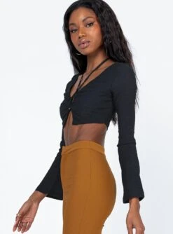 Princess Polly Jaycee Long Sleeve Top Black -Princess Polly Sales 3 modelinfo tori us2 6cbae3b5 8c5e 478d 91f6 31122ab04801