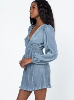 Princess Polly Brody Long Sleeve Mini Dress Blue -Princess Polly Sales 3 modelinfo tori us2 88bf74a9 7be8 46f8 b106 8807b6c82bb7