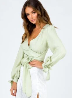 Princess Polly Alena Top Sage -Princess Polly Sales 3 60d71150 4dff 4ec9 8a80 47fc2b58fa52