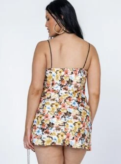 Princess Polly Stargazing Mini Dress Pink Multi Floral -Princess Polly Sales 4 modelinfo Alicia us8 0caae2c5 eba5 4db9 91be 7da7baf6beb0