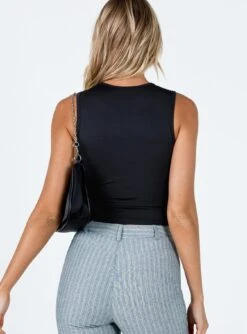 Milford Top Black -Princess Polly Sales 4 modelinfo Chelsea us4 8db928c3 cb84 4074 8d80 c5ee67223ead