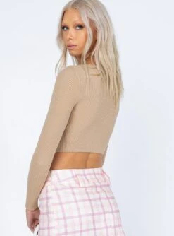 Princess Polly Branson Long Sleeve Top Beige -Princess Polly Sales 4 modelinfo Ira us2 c385d6df f451 4969 98c4 45fd614984cd