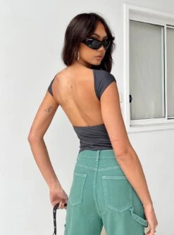 Rosalinda Top Grey -Princess Polly Sales 4 modelinfo Josephine us2 023c5342 833c 4de9 8f4e 576d85997b33