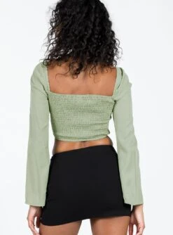 Princess Polly Linero Top Green -Princess Polly Sales 4 modelinfo Kristen us2 c7a1b422 d629 4c28 b089 7c24e737944b