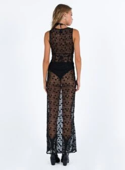 Princess Polly Britton Lace Maxi Dress Black -Princess Polly Sales 4 modelinfo Mirte us2 544d9ce0 473c 4d06 a105 0fdbd6ca4589