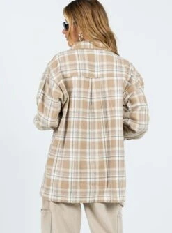 Princess Polly Mila Shirt Multi -Princess Polly Sales 4 modelinfo Saskia us2 7b018946 baa8 4b51 a28d aa811619222d