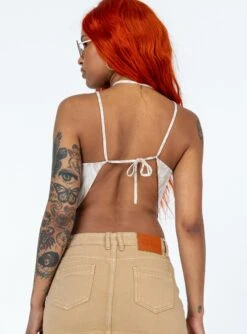 Princess Polly Kensington Top Beige -Princess Polly Sales 4 modelinfo chlo us4 46de8570 c42b 4670 a81a 30573c3f5f3d