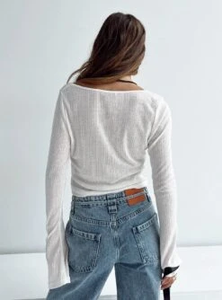 Barbaro Long Sleeve Top White -Princess Polly Sales 4 modelinfo elise us2 0a9c975c 6879 4507 85d2 b29082f11b7a