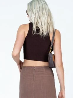 Princess Polly Patterson Top Brown -Princess Polly Sales 4 modelinfo emily us2 5ed6936e 3906 46d6 ae3f cdba9a7ac194