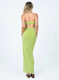 Princess Polly Karley Twist Set Green -Princess Polly Sales 4 modelinfo emma US2 bfbc0c7b 6b71 432b 83e1 bd27e5142f37