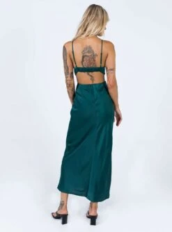 Princess Polly Nora Maxi Dress Green -Princess Polly Sales 4 modelinfo emma leigh us4 a70c38ab fb40 49c2 a853 13331f6a04c5