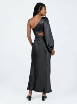 Karter Maxi Dress Black -Princess Polly Sales 4 modelinfo eyes us2 e1e5b6f5 c38a 4b75 a156 e0dcb02f19d9