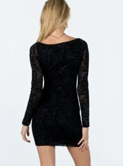 Princess Polly Nikolas Long Sleeve Mini Dress Black -Princess Polly Sales 4 modelinfo kiana us2 3a0ad0cd 24a0 493b bb77 a64f762e25e4