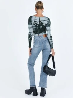 Princess Polly Keels Flare Denim Jeans 12 Princess Polly Keels Flare Denim Jeans -Princess Polly Sales 4 modelinfo kiana us2 8020a2f3 458a 470c 9996 28e289c415c2