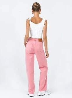 Princess Polly Regina Mom Denim Jean Pink -Princess Polly Sales 4 modelinfo kiana us2 b72c011d 421b 42c8 abd6 762e8dab1155