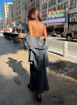 Princess Polly Callie Maxi Set Grey -Princess Polly Sales 4 modelinfo lisa us2 e2258dfe 5db9 4cc8 8eaf f647c7e4ef99