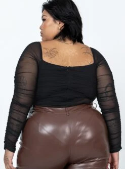 Delany Bodysuit Black Curve -Princess Polly Sales 4 modelinfo lovisa us18 jpg 7f74ea64 ab12 459d aba5 fe753f6cc227