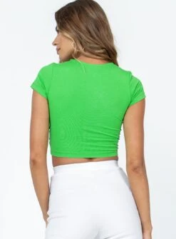 Princess Polly Vibin Tee Green -Princess Polly Sales 4 modelinfo margaret us2 jpg 67522072 0828 46aa 991a eb825ff406ae
