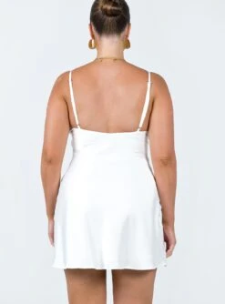 Princess Polly Kalesi Mini Dress White 10 Princess Polly Kalesi Mini Dress White -Princess Polly Sales 4 modelinfo mikayla us6 23960604 1a89 42ad ad6c c3038150216e