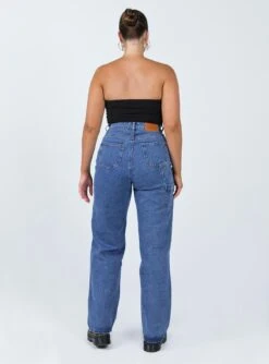 Princess Polly Theore High Waisted Mom Jean Mid Wash Denim -Princess Polly Sales 4 modelinfo mikayla us6 c139db0b 090f 4a12 a930 e19876a32340