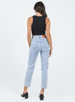 Princess Polly Curzon Mom Jeans Denim -Princess Polly Sales 4 modelinfo nat us2 8aae6183 39a7 4a92 9639 69acd9a000a7