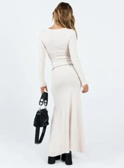 Barallen Long Sleeve Maxi Beige -Princess Polly Sales 4 modelinfo saskia us2 aac2f51e 8931 4e68 a744 5fc6f5707bb6