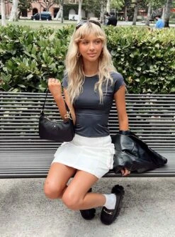 Rosalinda Top Grey -Princess Polly Sales 5 modelinfo beanie us2 582cf697 2498 4e9d 8326 ff1e152cfa86