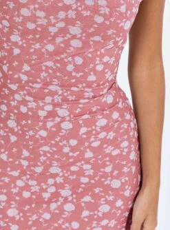 Knox Maxi Dress Pink Floral 12 Knox Maxi Dress Pink Floral -Princess Polly Sales 5 modelinfo elise us2 1ccb727f 52d2 4161 8e59 e7d5b6c867fe