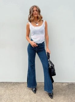 Princess Polly Nairana Split Hem Jeans Dark Wash Denim -Princess Polly Sales 5 modelinfo elise us2 dd12cde3 5035 492a b3c9 00105a9df93e