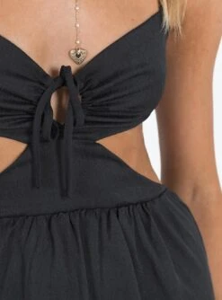 Oswell Maxi Dress Black 12 Oswell Maxi Dress Black -Princess Polly Sales 5 modelinfo elly us2 a2265fd1 6eab 421e bb94 2283f7a30a21