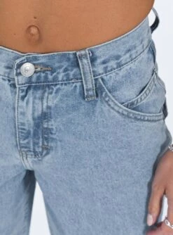 Princess Polly Tami Cargo Jeans Mid Wash Denim 12 Princess Polly Tami Cargo Jeans Mid Wash Denim -Princess Polly Sales 5 modelinfo grace us2 25562143 c450 475f b331 3e3f12ee5910