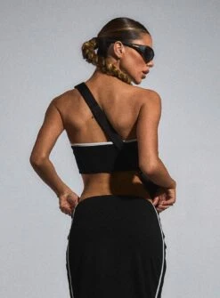 JGR & STN Bianca Boob Tube Black -Princess Polly Sales 5 modelinfo kinsey us2 91a26e4f 59c8 45f1 93df 886ecc934334