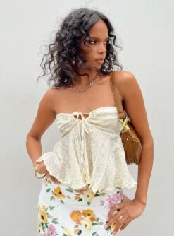 Princess Polly Long Summer Nights Top Ivory -Princess Polly Sales 5 modelinfo kristen us2 33de04a0 c4d1 4659 8fe0 1c35b42e8e40