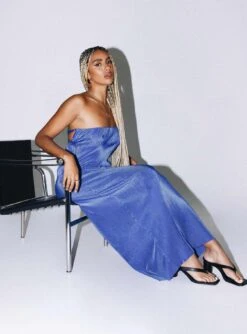 Princess Polly Lenney Maxi Dress Blue -Princess Polly Sales 5 modelinfo lola us4 54d00aed 3db8 453d b9a9 5039a2a68718