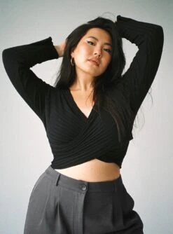 Abigal Top Curve 9 Abigal Top Curve -Princess Polly Sales 5 modelinfo sarah us14 0380270e 8d40 4eba af29 9fbf0fc0b2a8