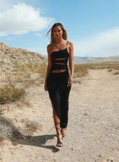 Jagger & Stone Claudia Maxi Dress Black -Princess Polly Sales IMG 2974